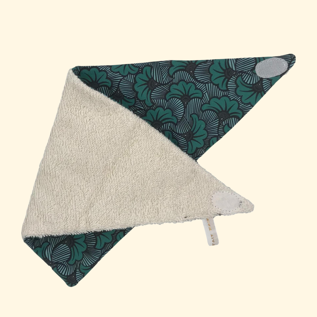 Bavoir bandana imprimé bio AYANA vert
